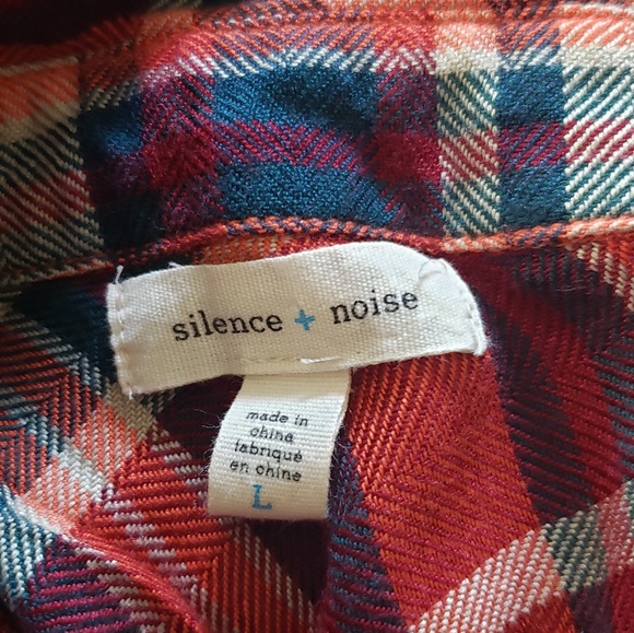 Silence + noise cold shoulder button down shirt - Picture 8 of 8